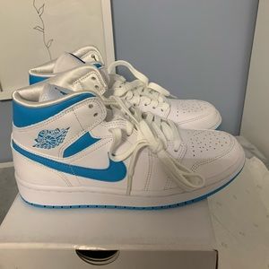 Nike Air Jordan 1 Mid UNC New 7.5